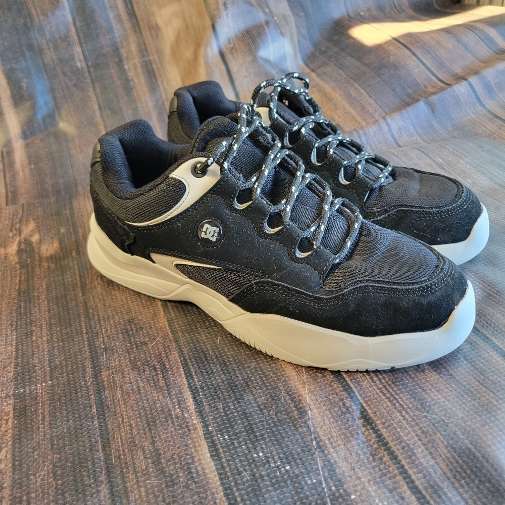 DC Sneakers 9